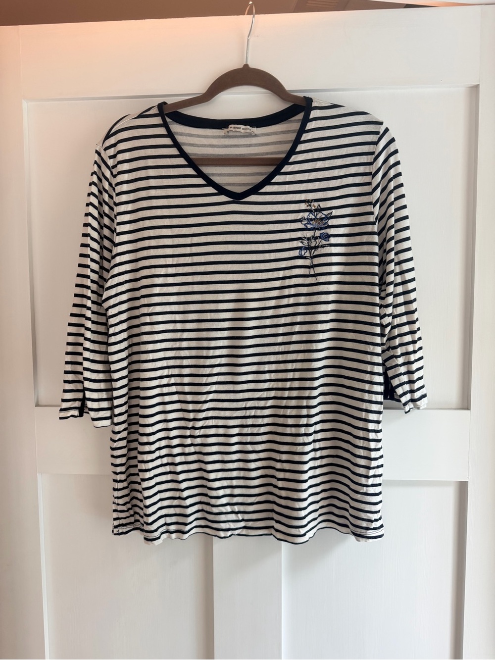 Striped V-Neck Long Sleeve Tee - Navy & White